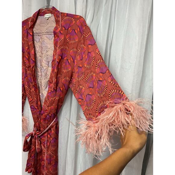 Elegant Pink Feather-Trimmed Robe - Picture 8 of 12